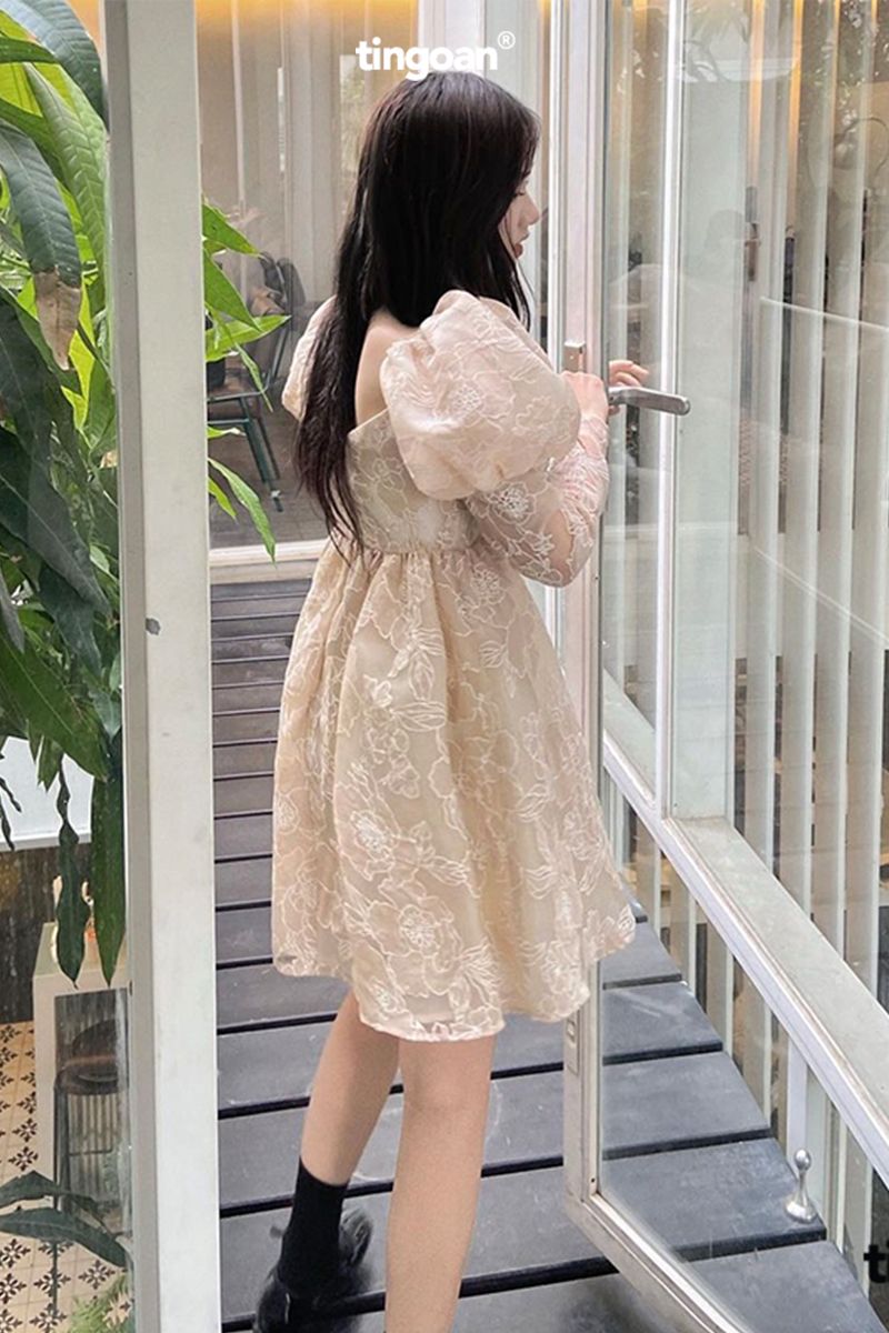 PRETTY IN ROSÉ DRESS/NUDE