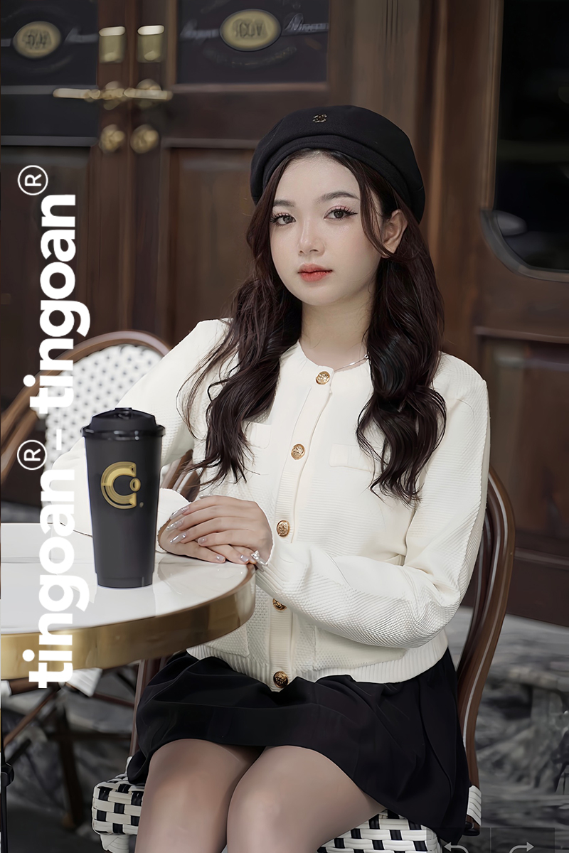 JENNIFER CARDIGAN/TRẮNG TRƠN