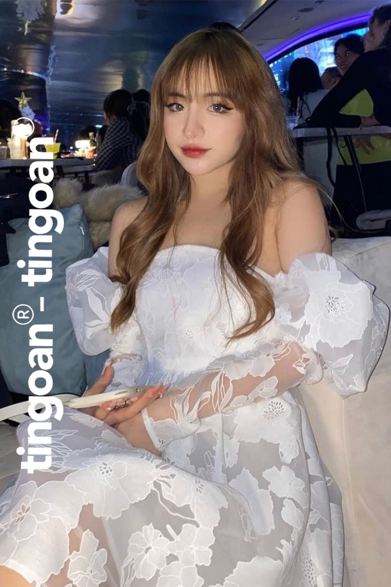 PRETTY IN ROSÉ DRESS/WH