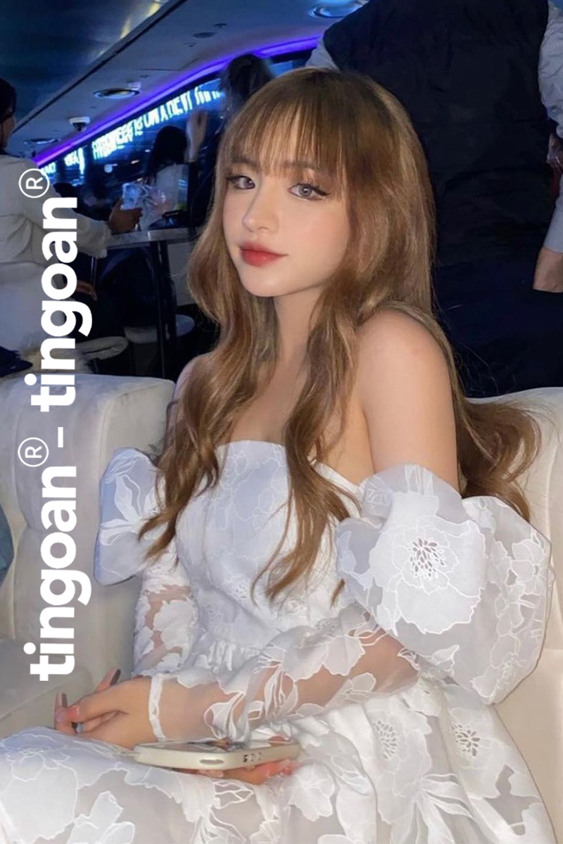 PRETTY IN ROSÉ DRESS/WH