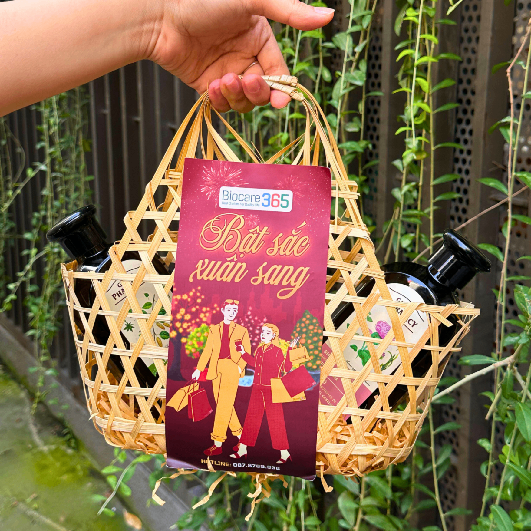 https://shopee.vn/Combo-D%E1%BA%A7u-g%E1%BB%99i-D%E1%BA%A7u-x%E1%BA%A3-Green-Pharmacy-ch%E1%BB%91ng-r%E1%BB%A5ng-t%C3%B3c-C%C3%A2y-Ng%C6%B0u-B%C3%A0ng-Protein-L%C3%BAa-M%C3%AC-(350ml-300ml)-i.1575931172.43369470607?extraParams=%7B%22display_model_id%22%3A282323454494%2C%22model_selection_logic%22%3A3%7D&sp_atk=72878160-94ac-4a9e-9777-5b1be6b85642&xptdk=72878160-94ac-4a9e-9777-5b1be6b85642