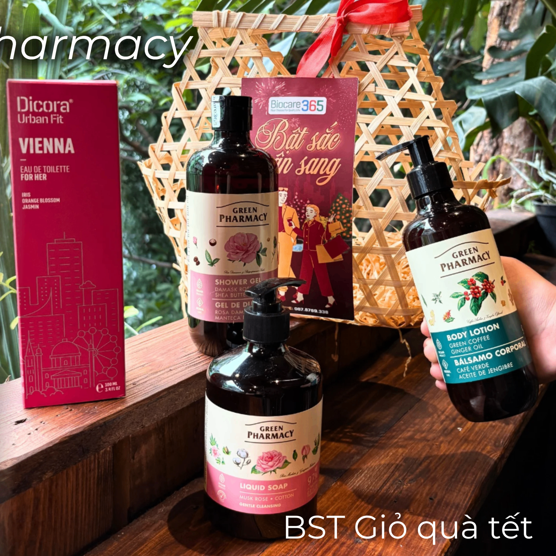 https://shopee.vn/S%E1%BB%AFa-d%C6%B0%E1%BB%A1ng-th%E1%BB%83-Green-Pharmacy-Cafe-Xanh-v%C3%A0-D%E1%BA%A7u-G%E1%BB%ABng-d%C6%B0%E1%BB%A1ng-%E1%BA%A9m-s%C4%83n-ch%E1%BA%AFc-da-t%E1%BB%B1-nhi%C3%AAn-(Chai-400ml)-i.1575931172.42867401019?extraParams=%7B%22display_model_id%22%3A277325239346%2C%22model_selection_logic%22%3A3%7D&sp_atk=32b11a53-eb6b-400a-a3e2-8cb3b468bd3f&xptdk=32b11a53-eb6b-400a-a3e2-8cb3b468bd3f