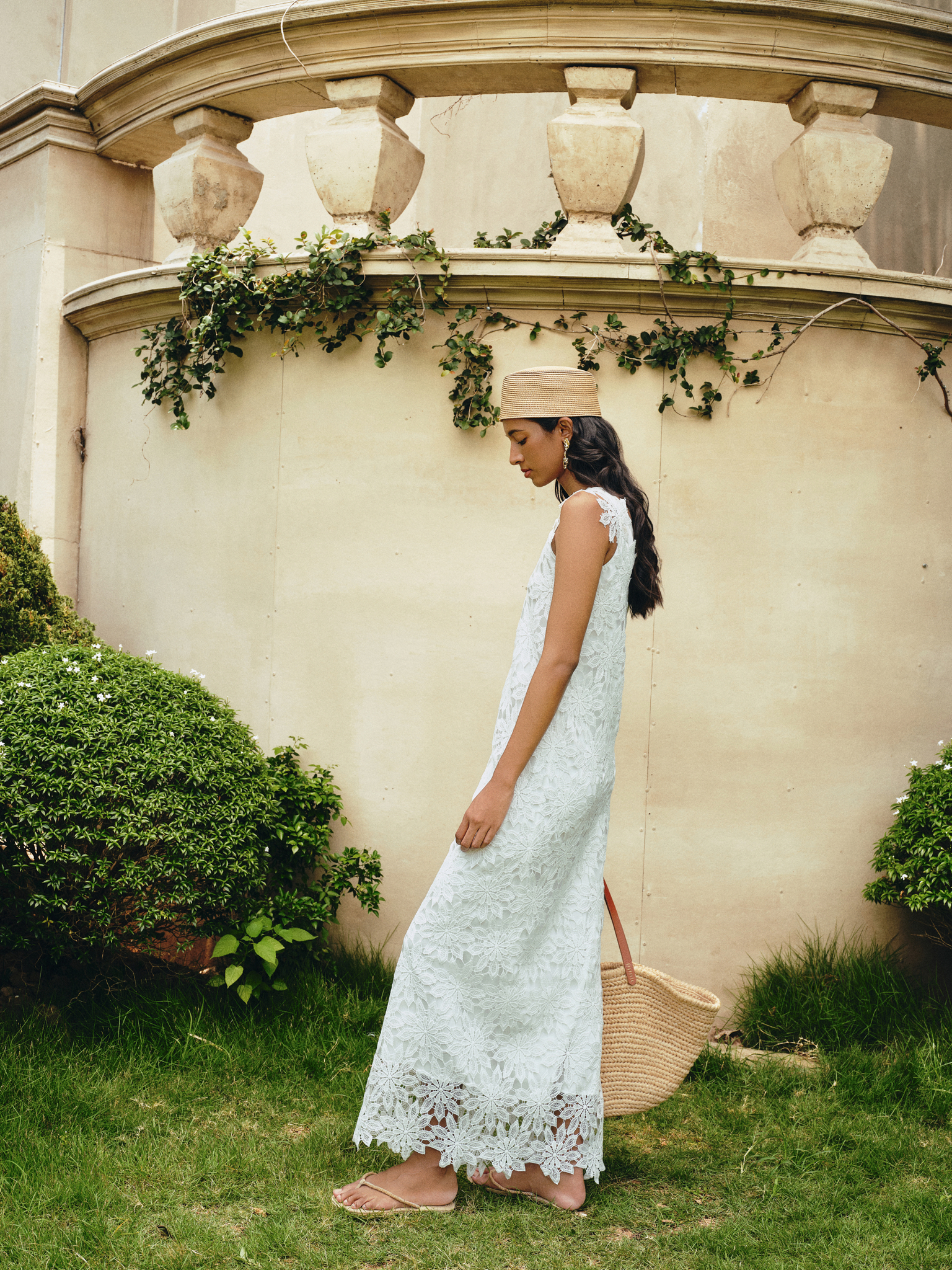 RESORT'25 COLLECTION