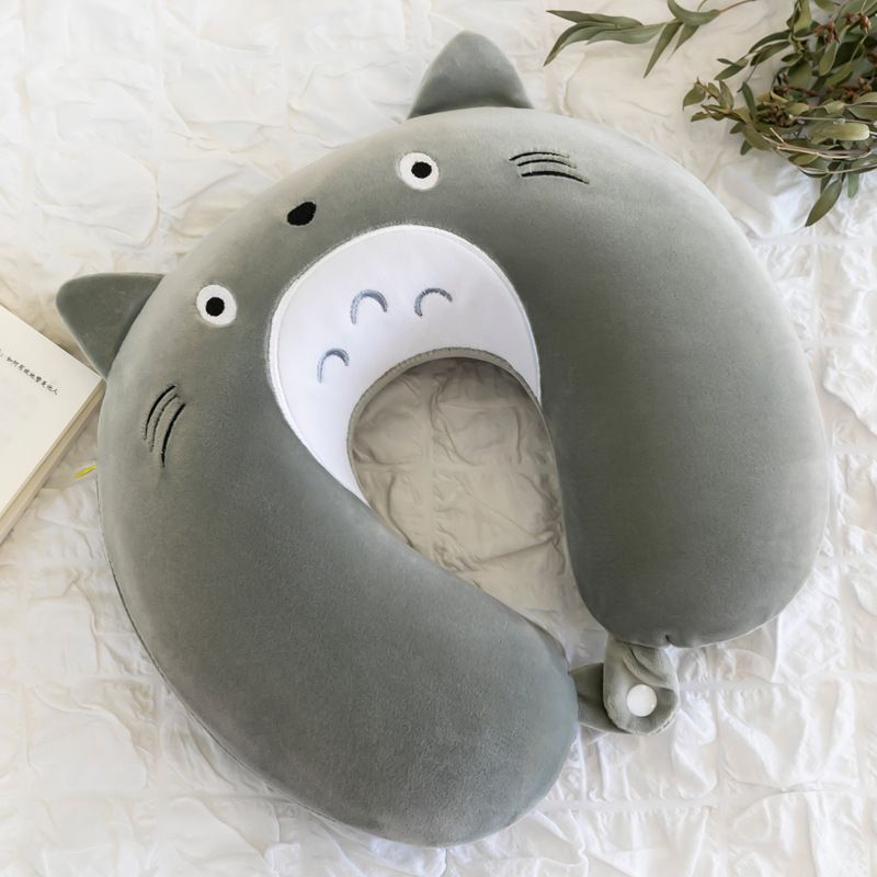 Gối cổ chữ U cao su non Totoro Ú