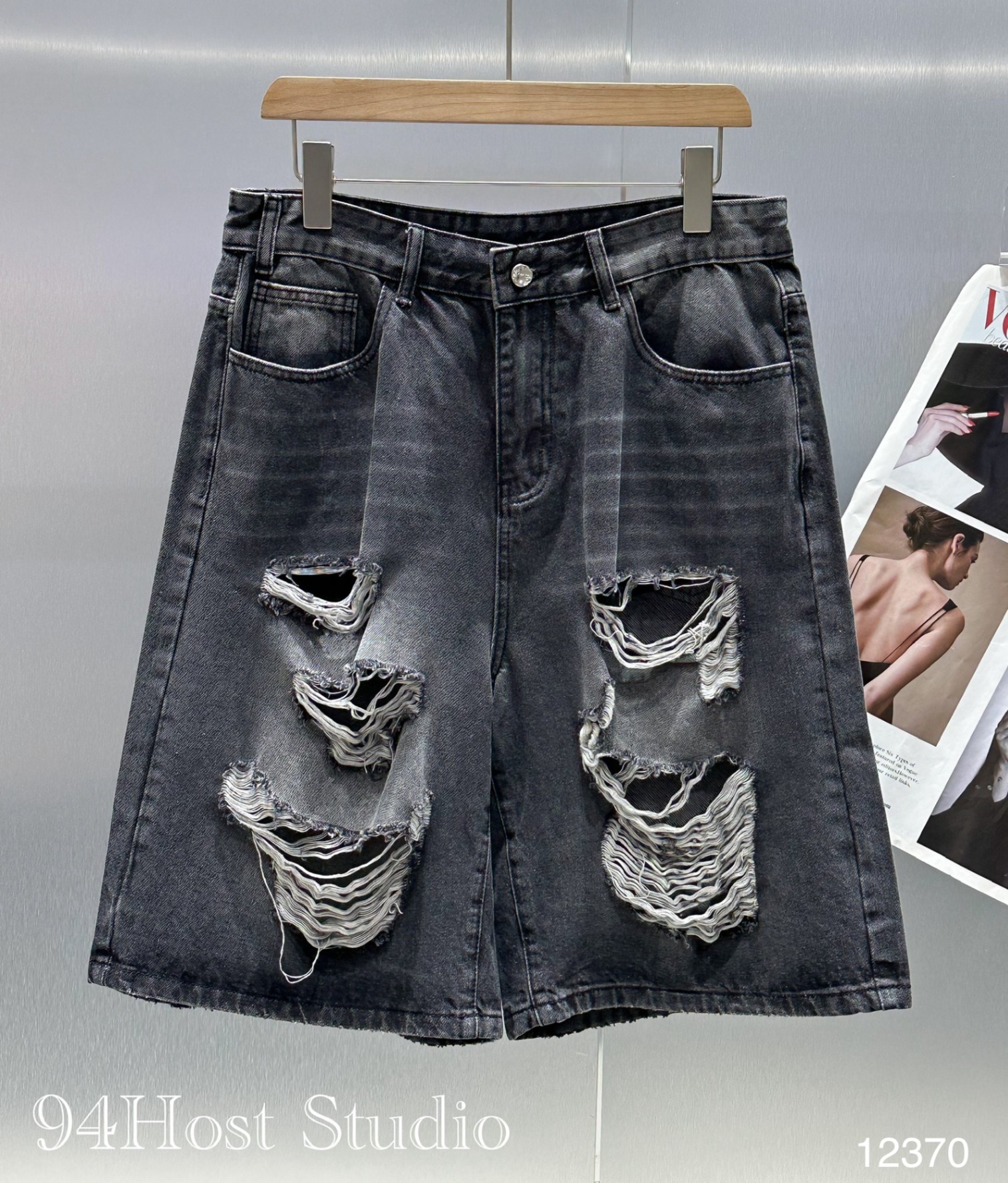 12370/24 _ Quần short