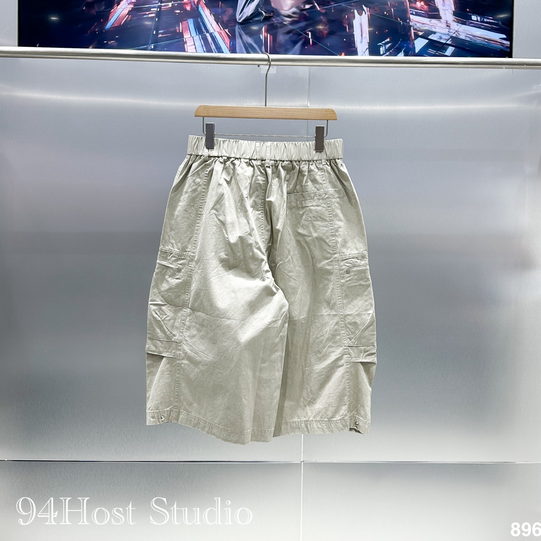 C896/25 Quần short