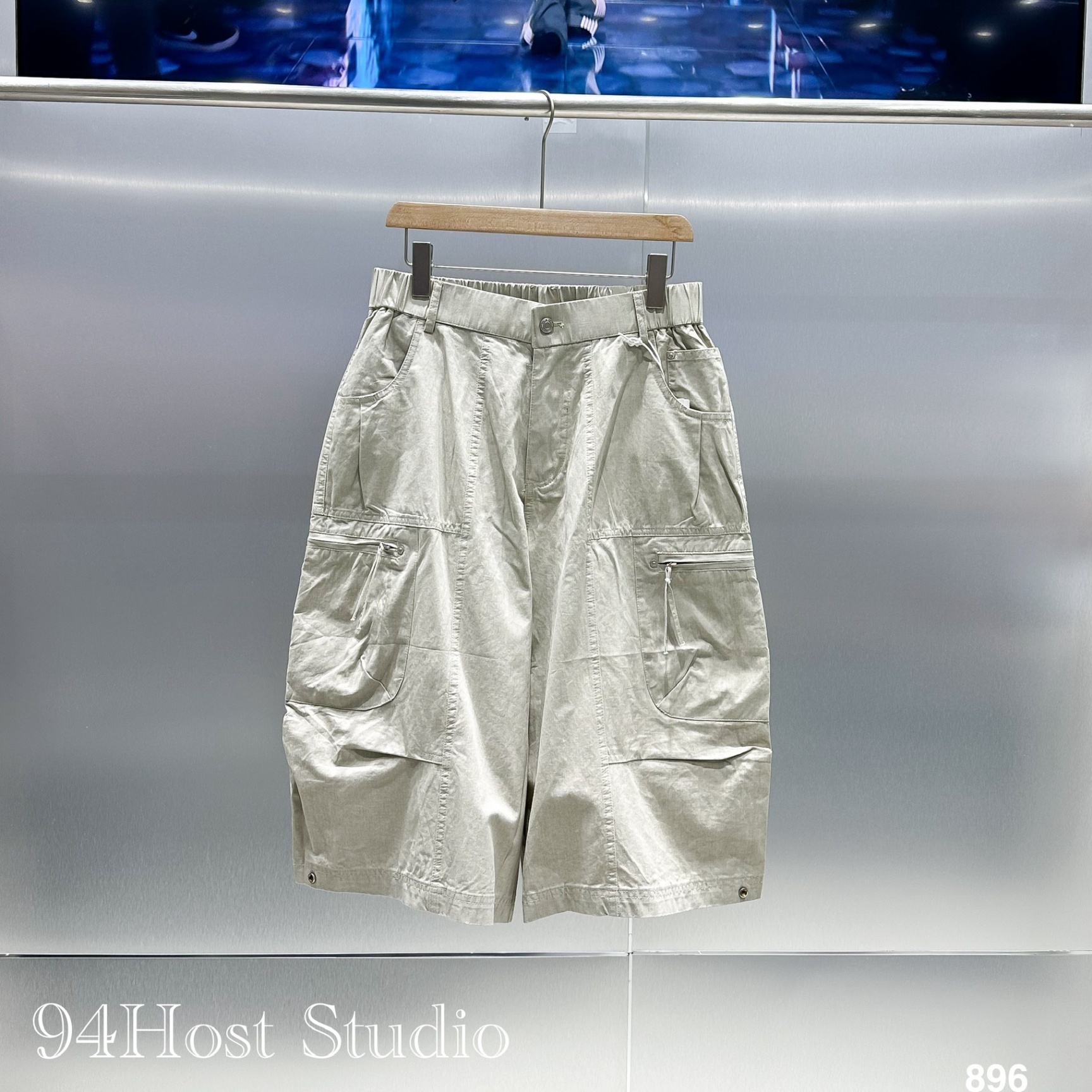 C896/25 Quần short
