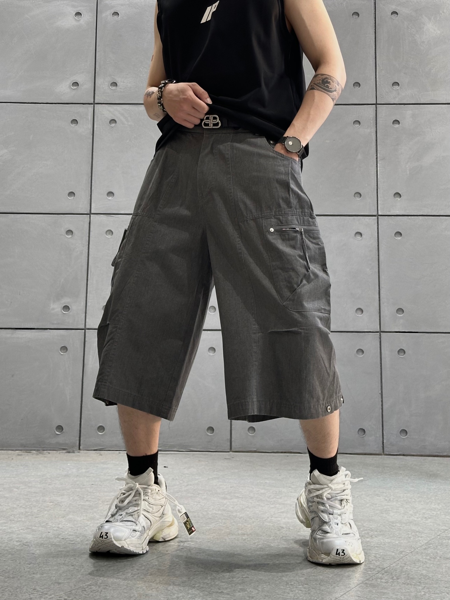 C896/25 Quần short