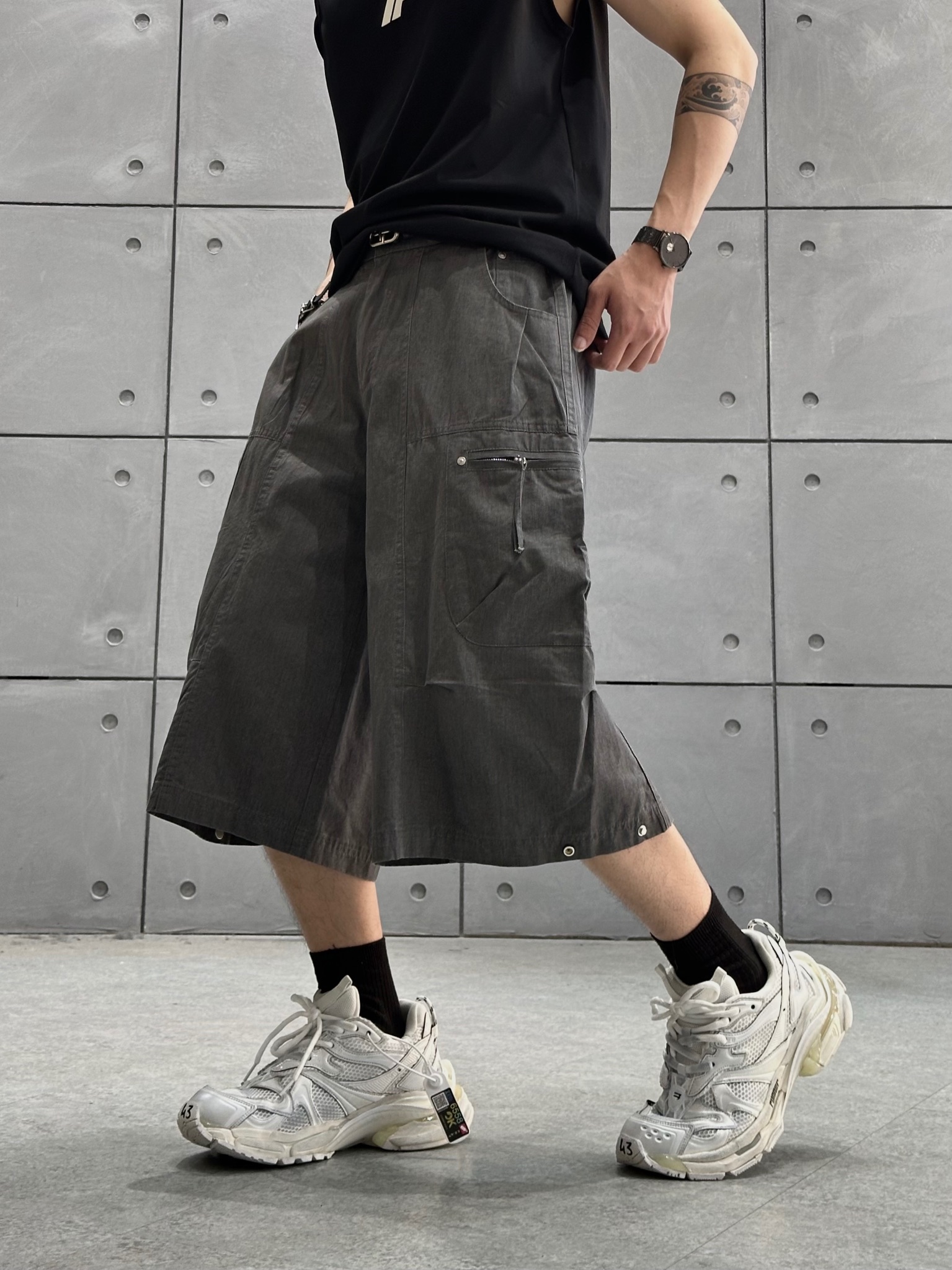 C896/25 Quần short