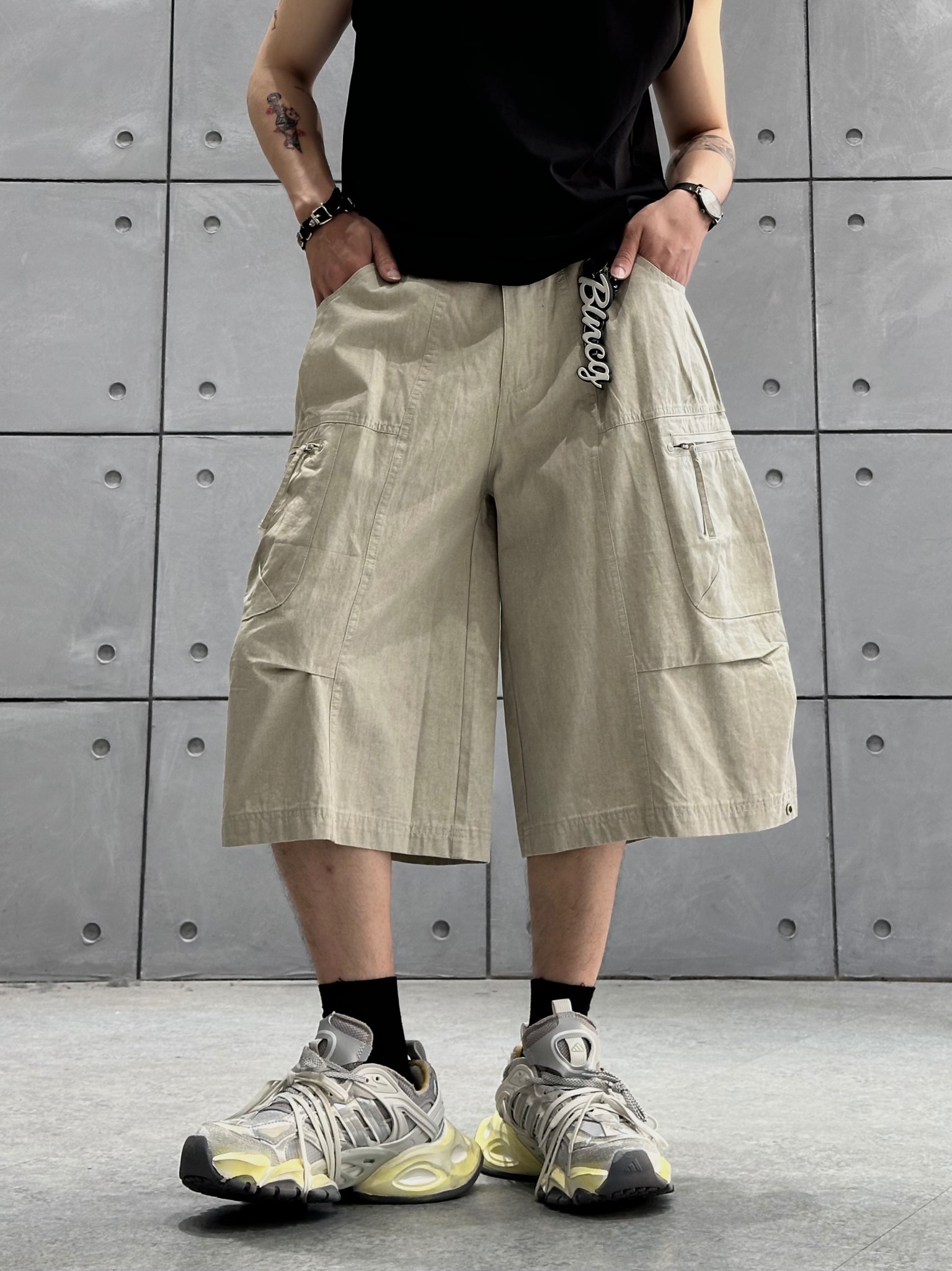 C896/25 Quần short
