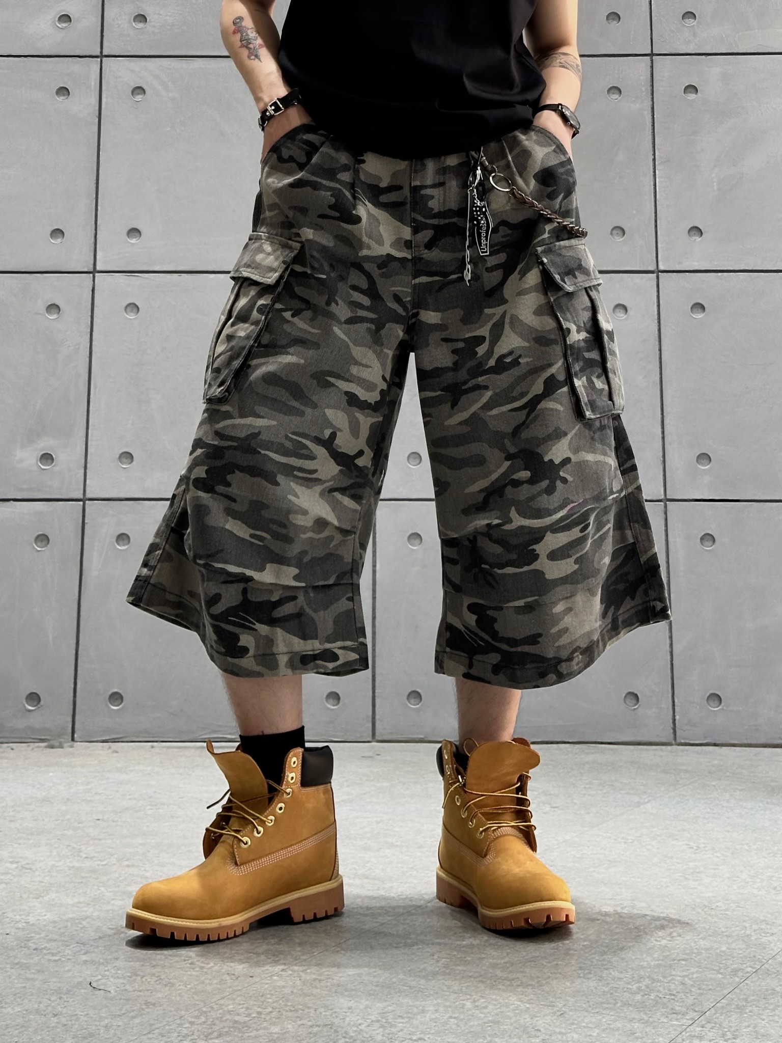 Z002/25 Quần short