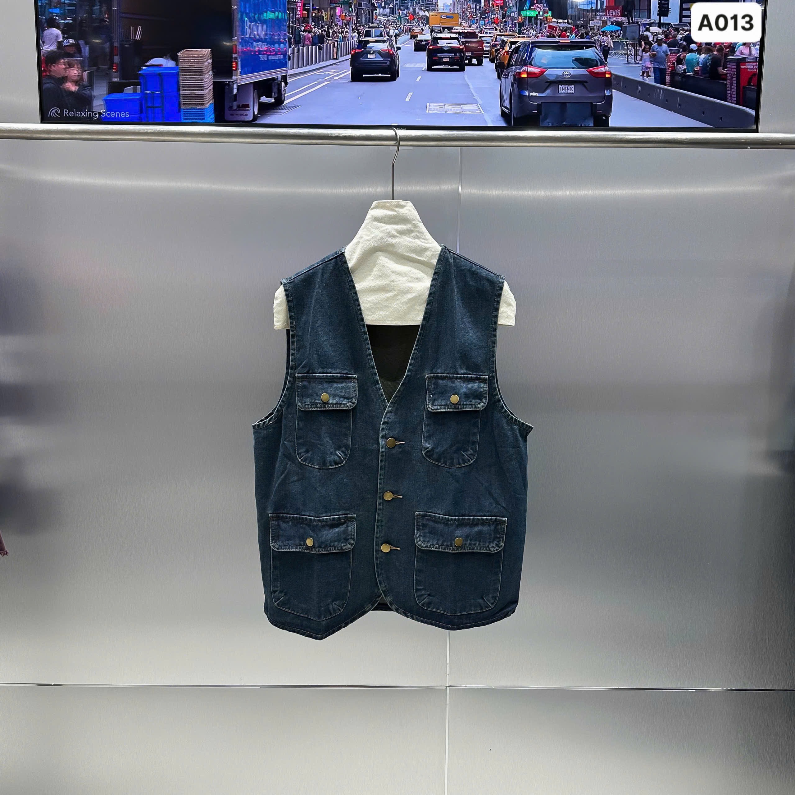 A013/23 _ Áo gile jeans