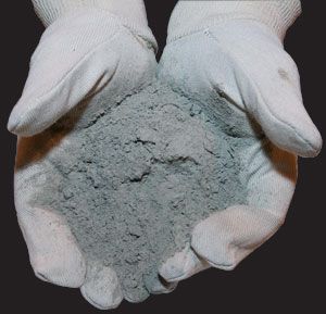 Tìm hiểu thêm về chất tẩy xi măng và hiện tượng mốc trắng xi măng trên sàn