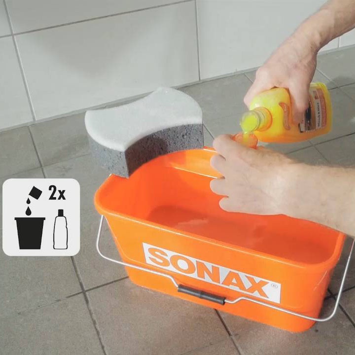 Nước rửa xe và tạo độ bóng sơn xe Sonax Wasch & Wax 313341 1L