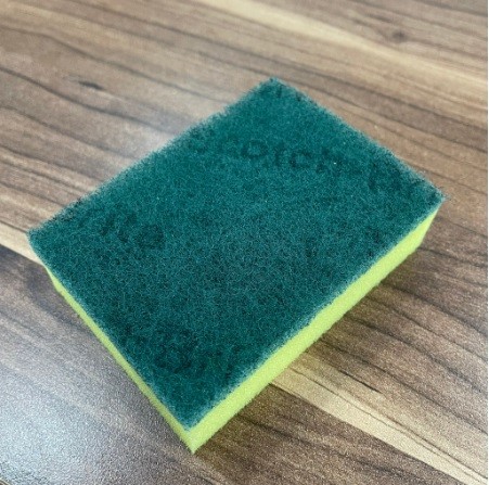 Miếng chùi rửa 3M Scotch Brite Professional Scrubbing Sponge 74CC 2 mặt vàng xanh 3 x 7.6 x 10cm