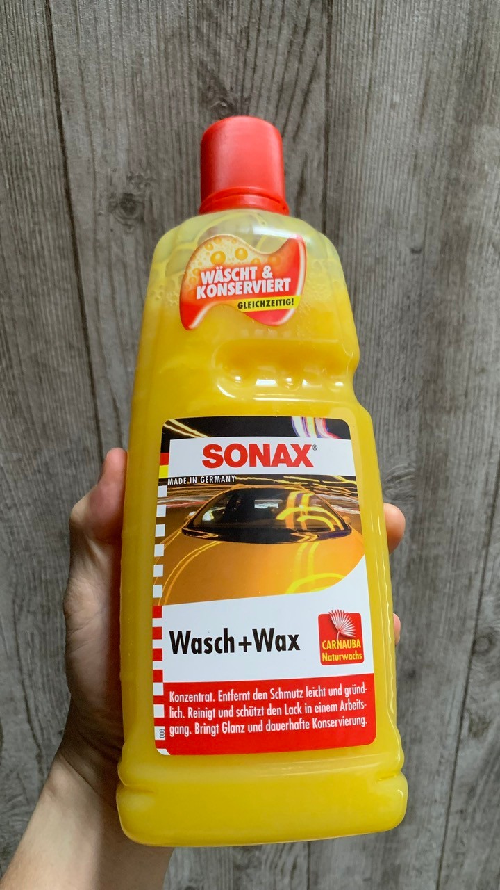 Nước rửa xe và tạo độ bóng sơn xe Sonax Wasch & Wax 313341 1L