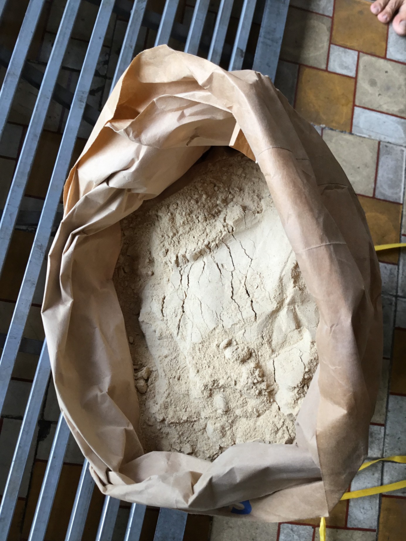 Bột chai khô trám ghe, xuồng, thuyền, lan can chống dột 6kg