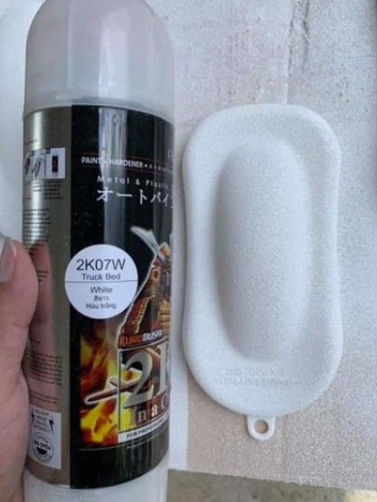 Sơn xịt Samurai Kurobushi 2K07W màu trắng sần gốc PU 400ml