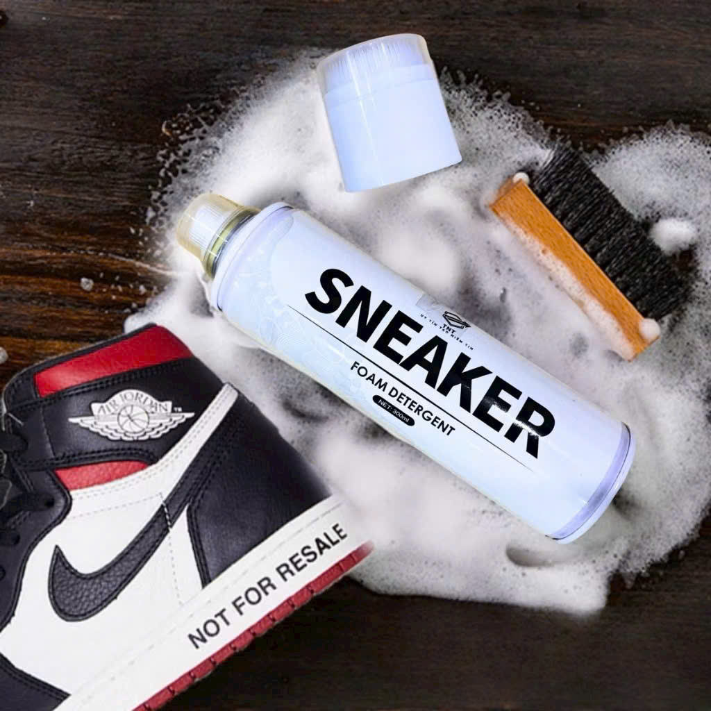 Chai xịt vệ sinh giày dép Sneaker Foam Detergent 300ml