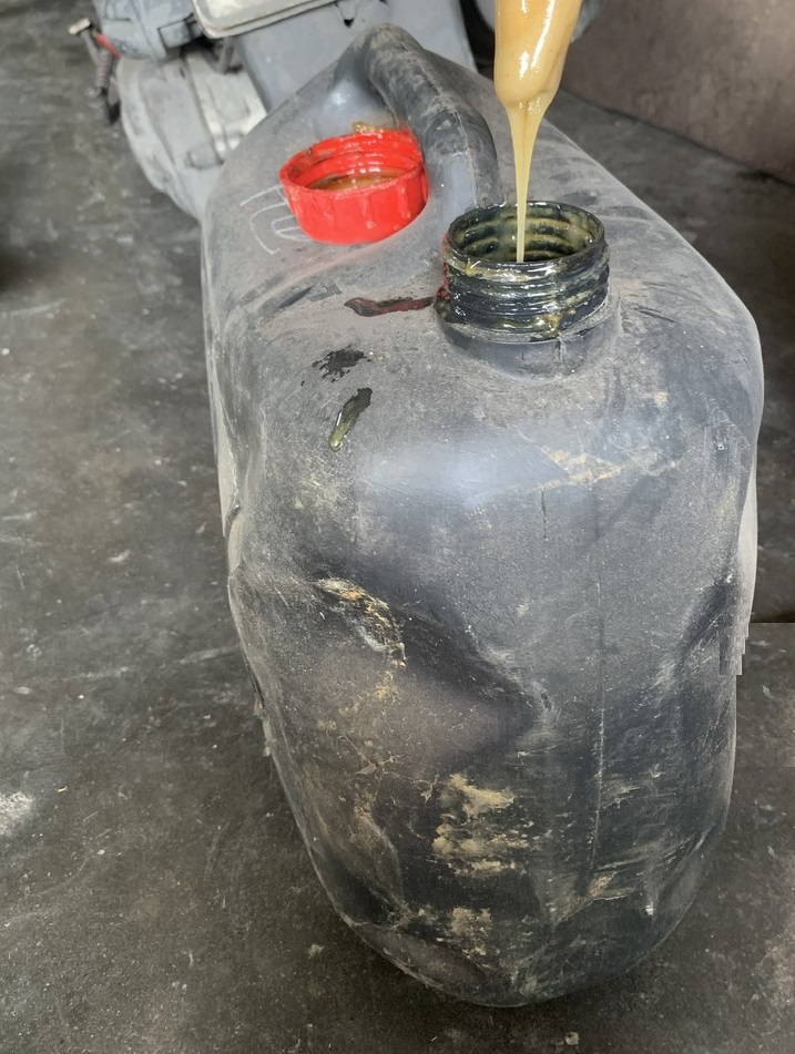 Dầu thông làm tinh dầu, phủ nón lá can 10kg