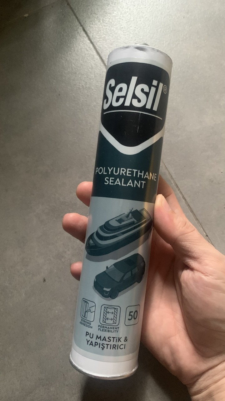 Keo dán kính, kim loại ô tô, thuyền buồm gốc Polyurethane Selsil PU50 300ml
