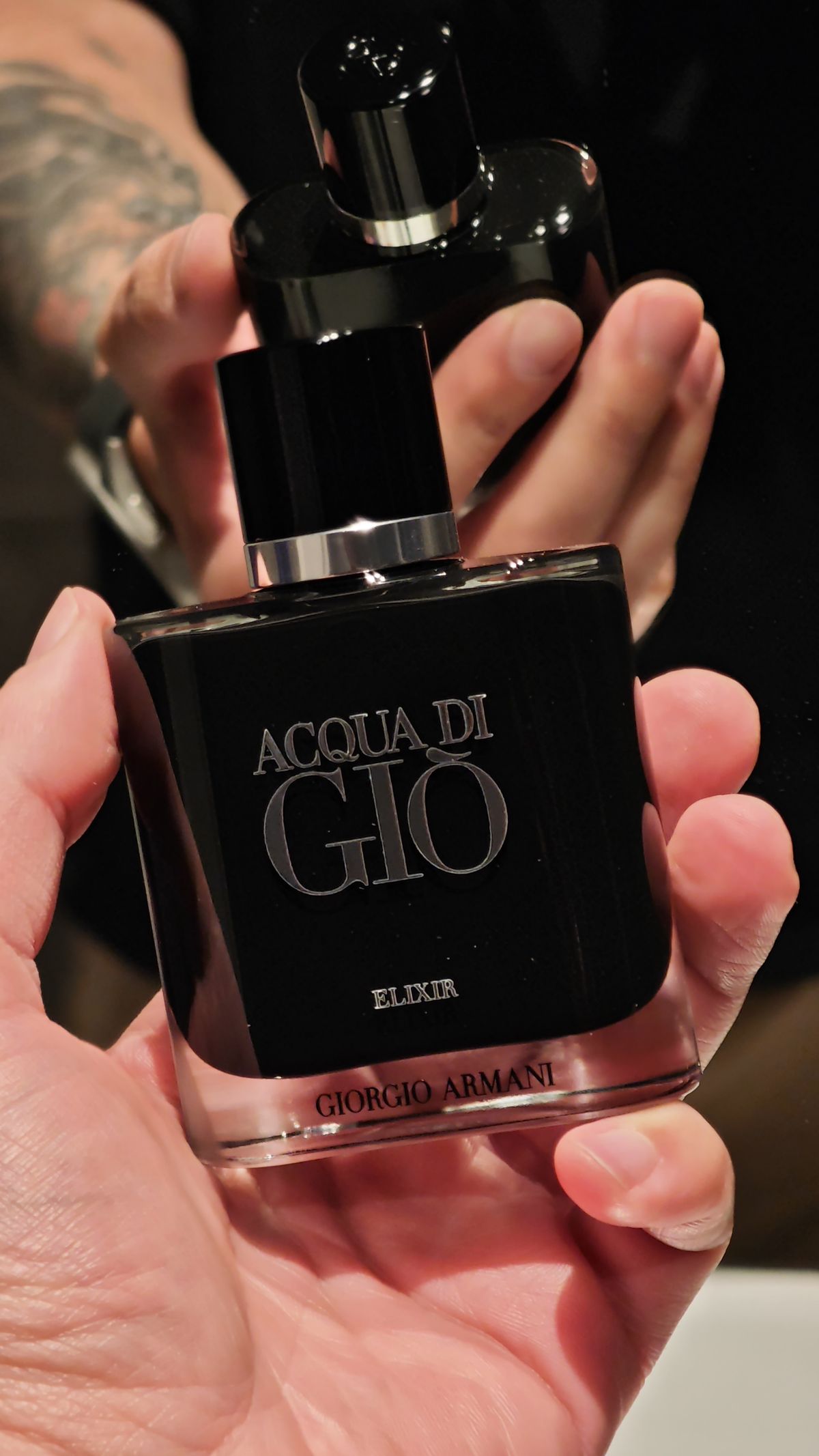 -REVIEW-Nuoc-Hoa-Nam-Giorgio-Armani-Acqua-di-Gio-Elixir-Parfum-2025_312f7b07ee33bfa280823b4cc90df4a7.jpg