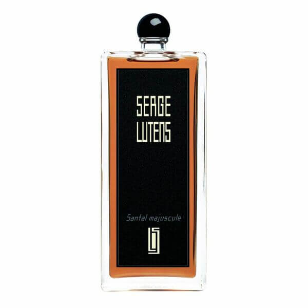 Hãng Serge Lutens mang nét độc đáo với chai hình chữ nhật thuỷ tinh trong suốt huyền bí