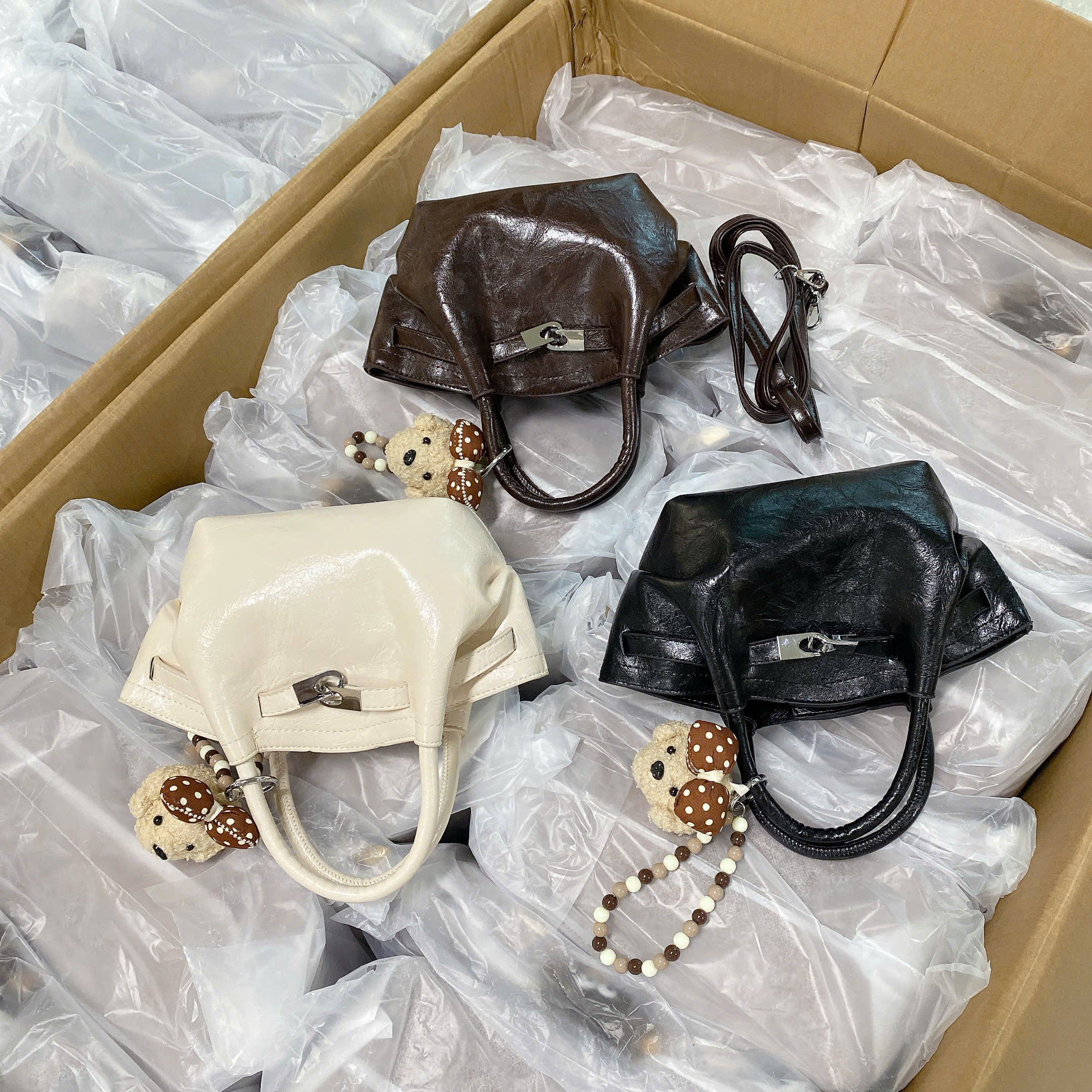 6636# Túi Tote dây rút khóa xoay charm cún
