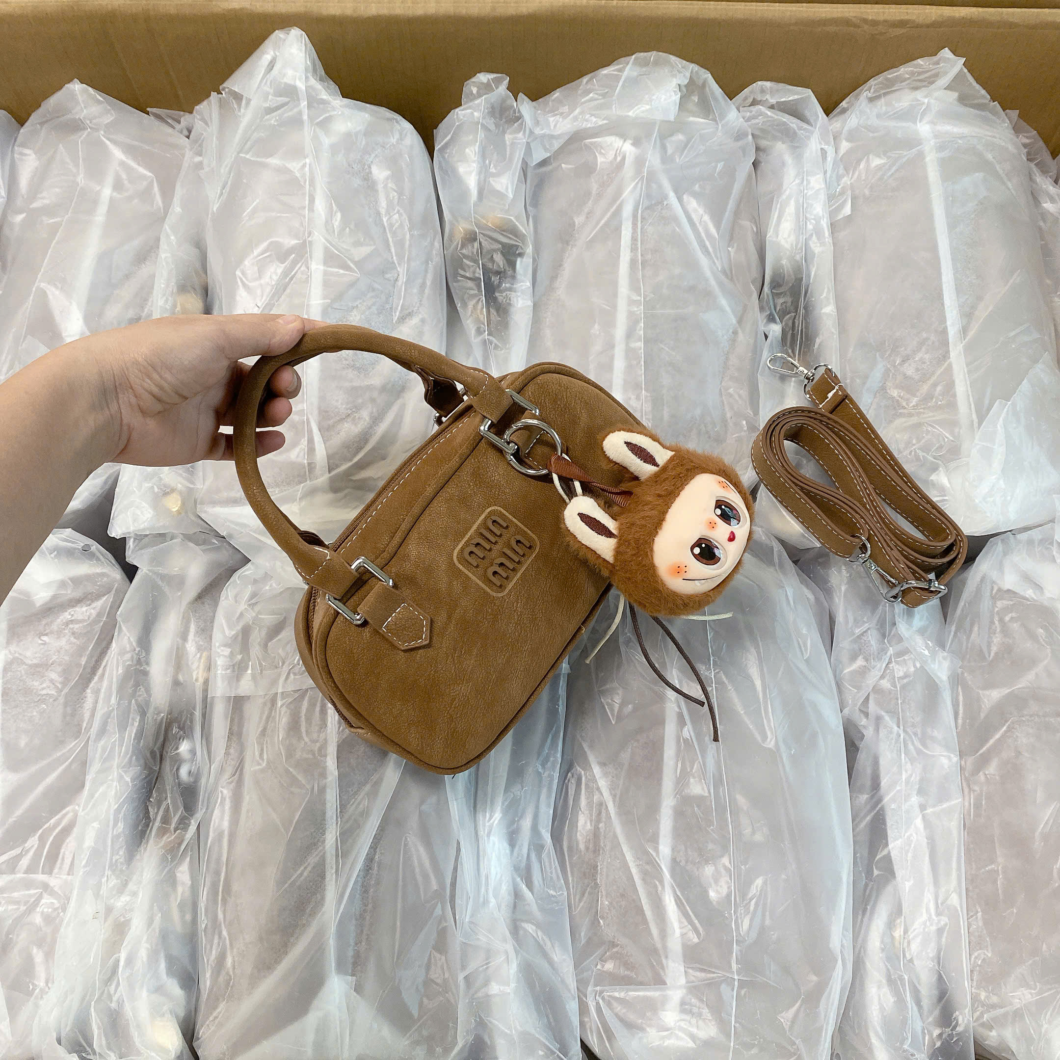 920# Túi trống minmin charm labubu