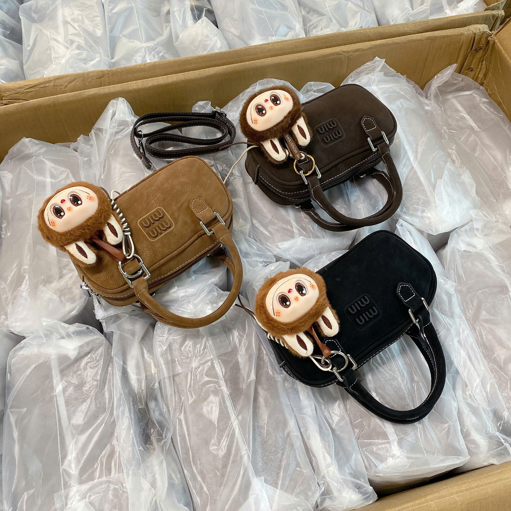 920# Túi trống minmin charm labubu