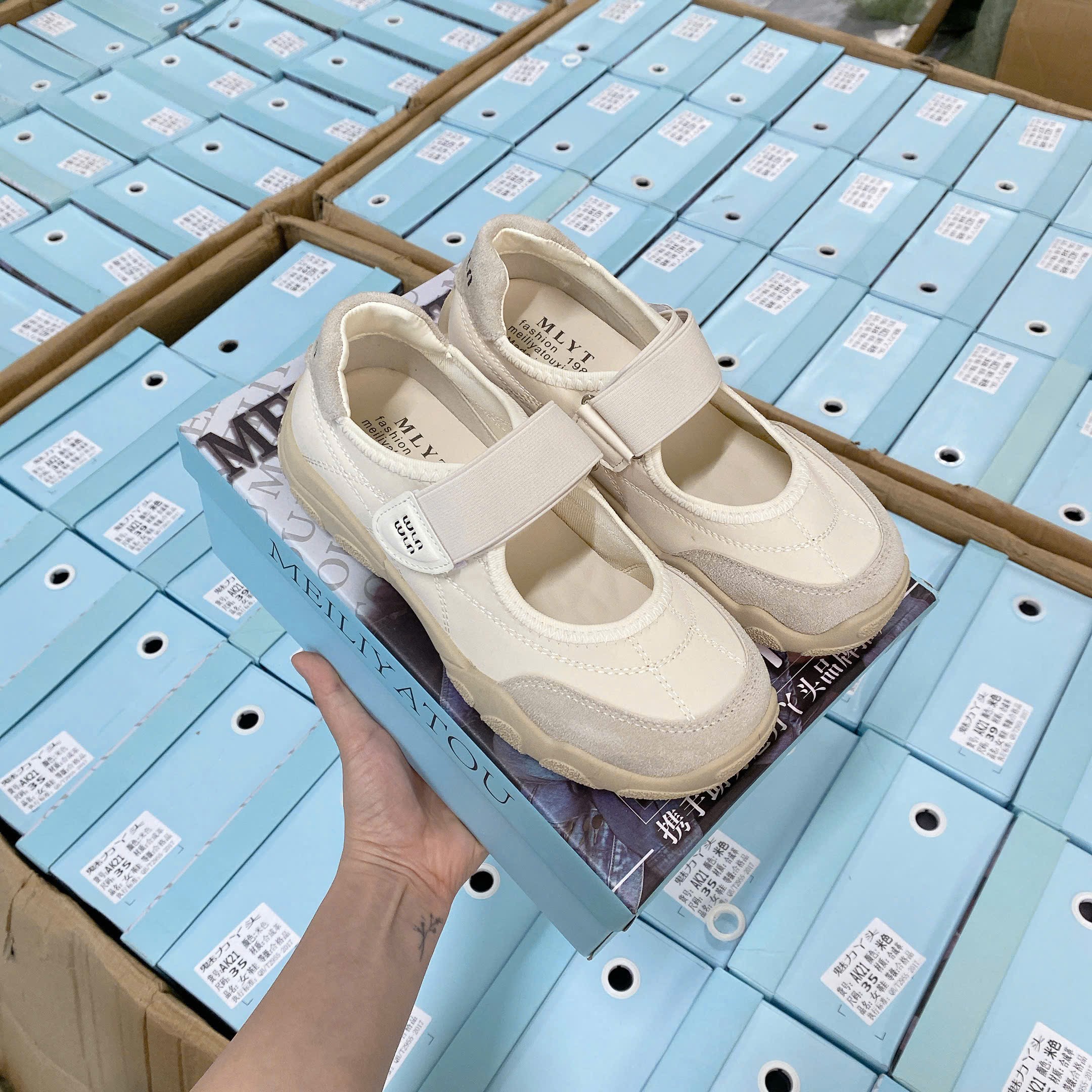 AK21# Giày thể thao trắng fullbox