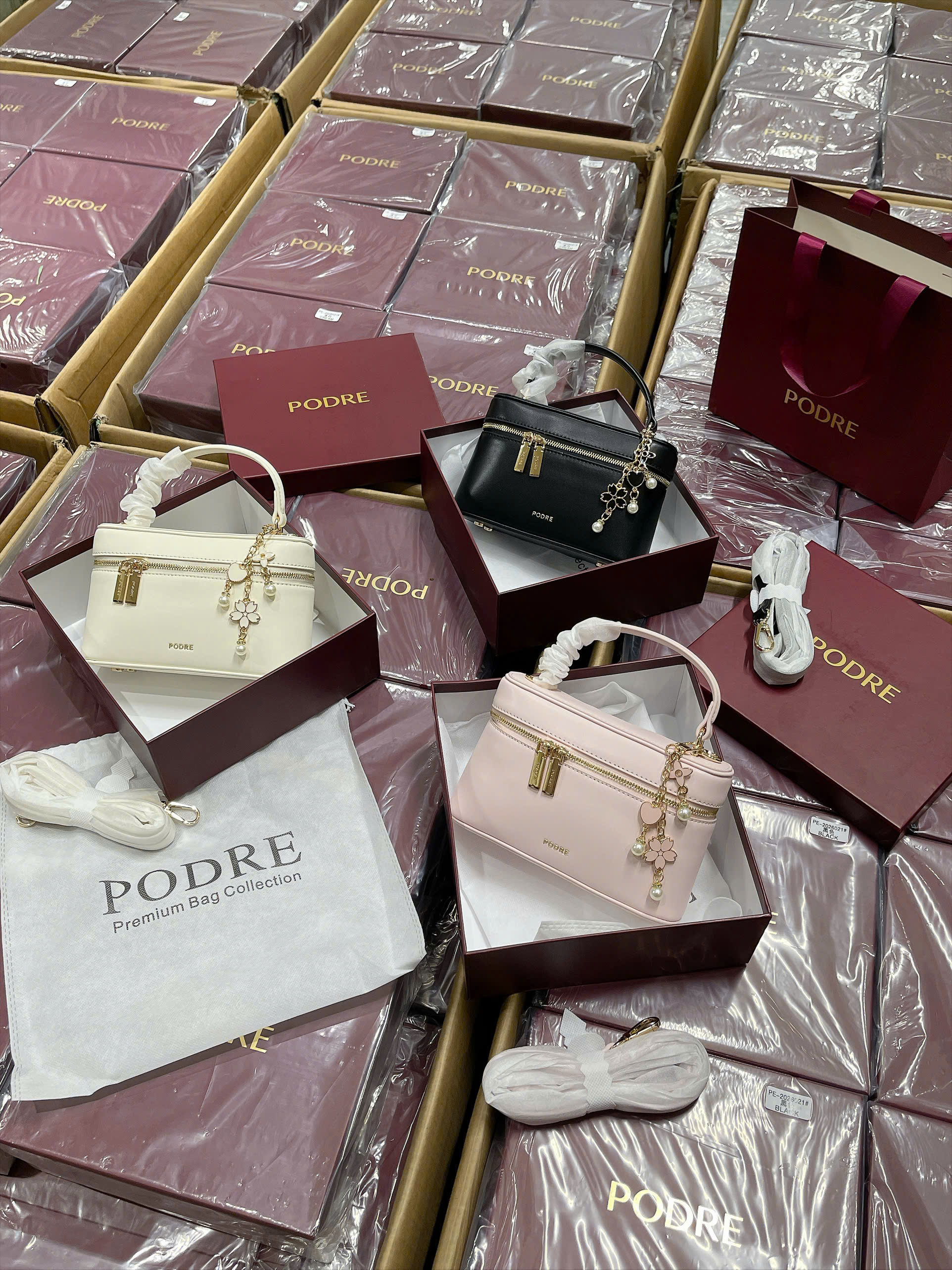 PE-6021# Túi xách Podre charm ngọc fullbox