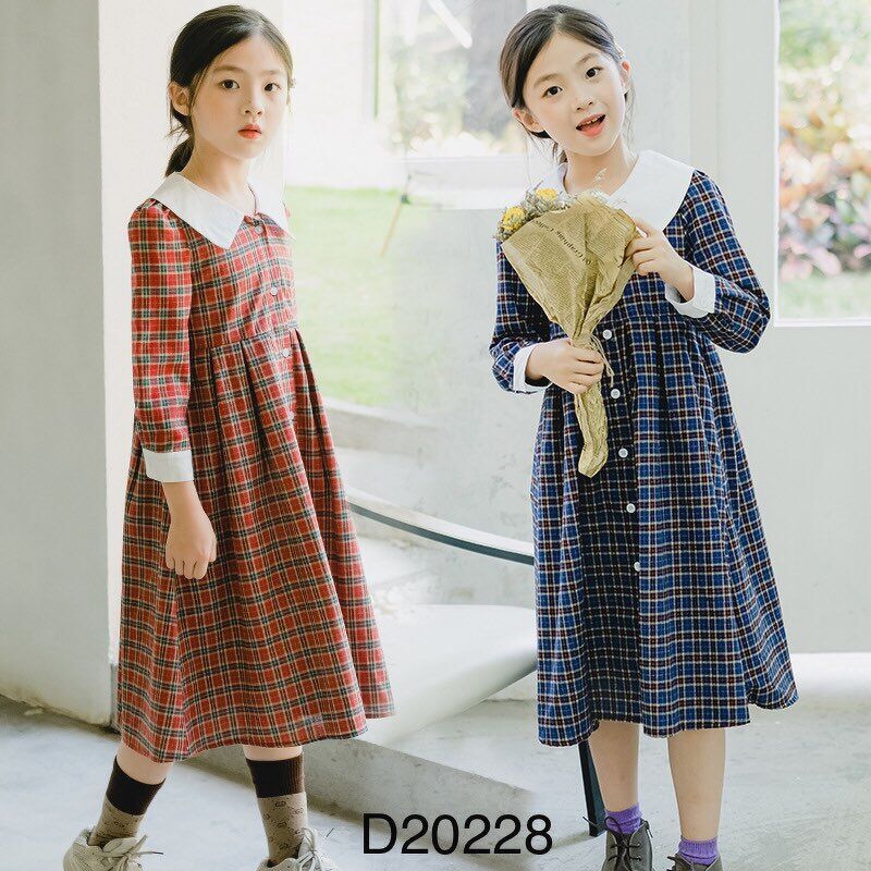 Váy kẻ cổ trắng 2021