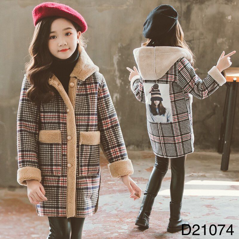 Khoác dạ caro mũ bông cô gái