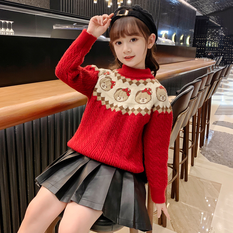 Áo len gấu cổ tròn