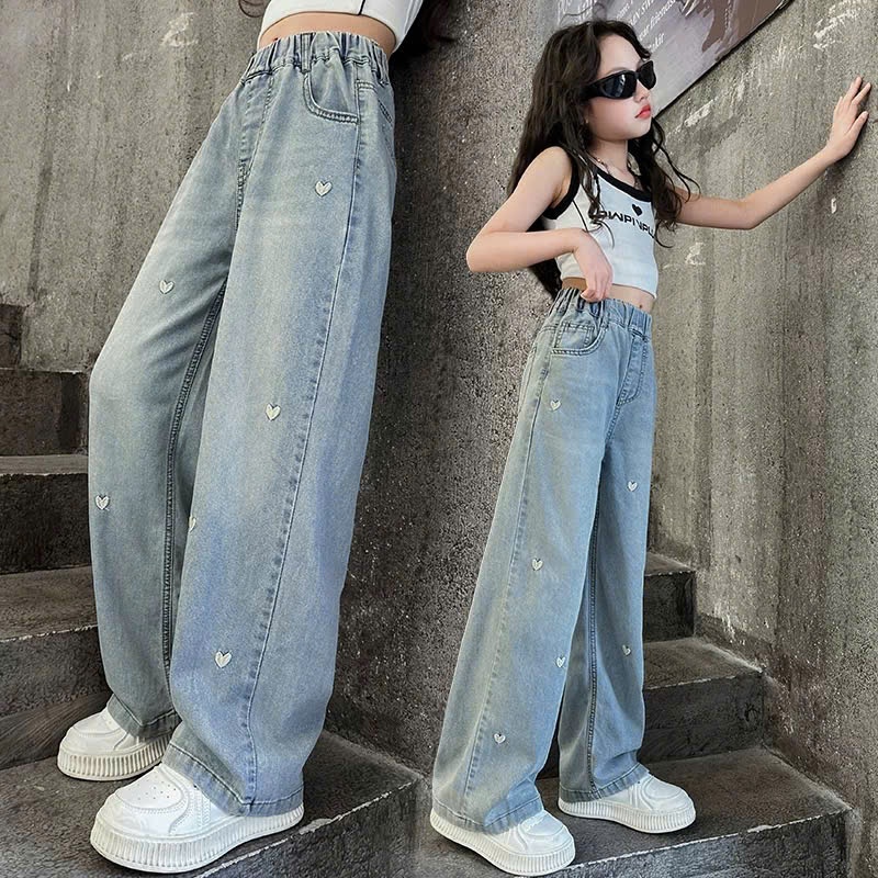 KM0006-Quần jeans suông thêu trái tim