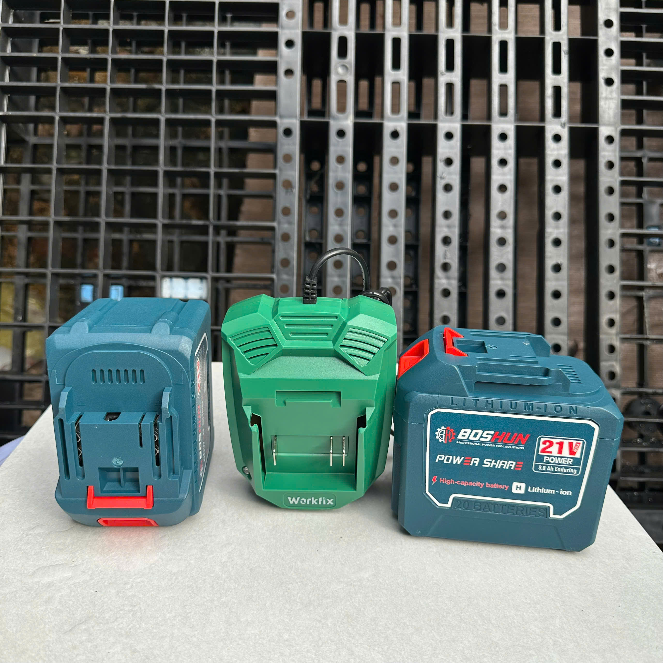 (Combo 2 Pin 20 Cell Kèm 1 Sạc) - Pin 20Cell Boshun LõiXám Mạch 8mosfet Có Đèn Báo Dung Lượng Pin Chân Pin Phổ Thông m21 - 2 pin 20c+sạc 2a