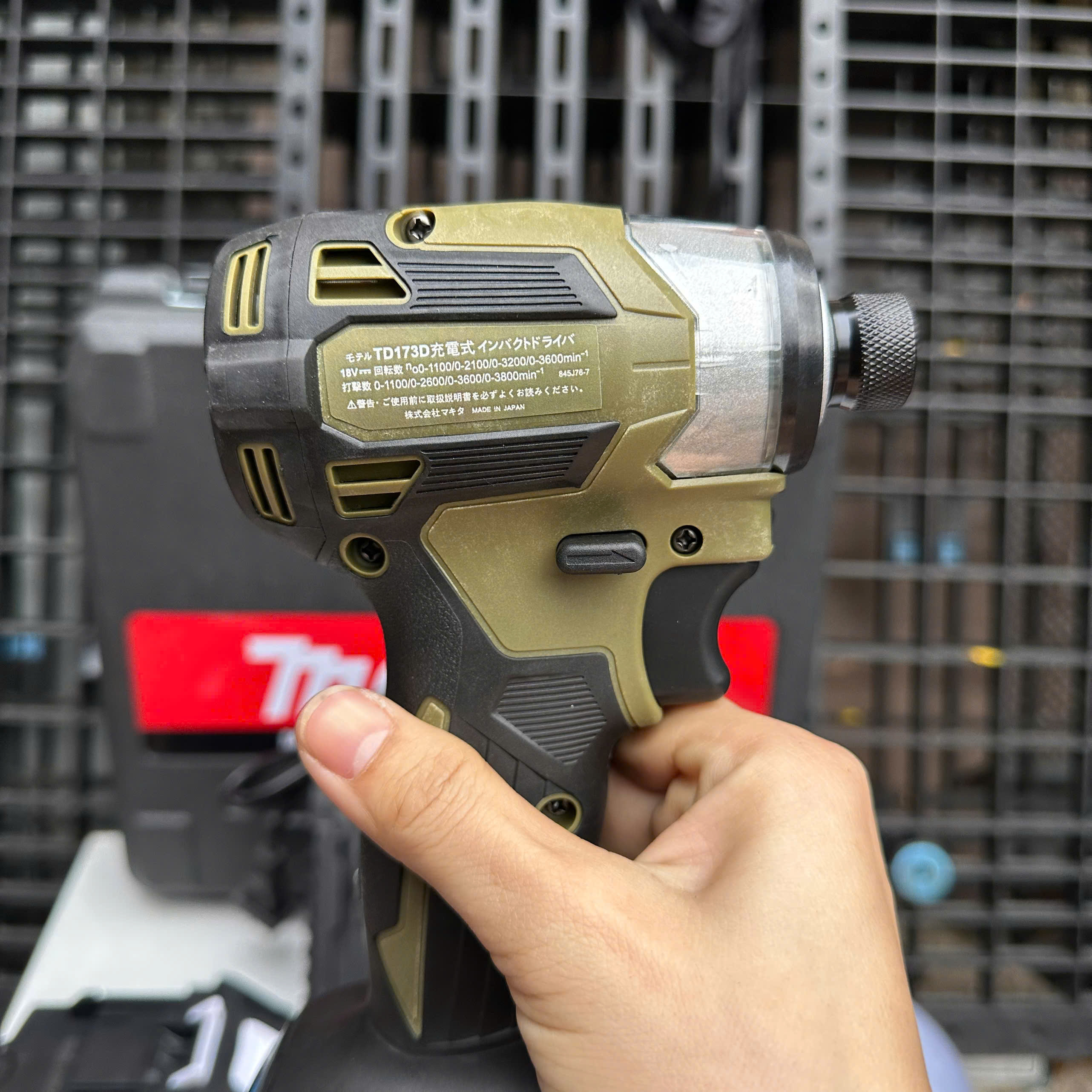 Chuyên Vít MAKITA TD173 bản pro có 8 cấp tốc độ Đầu Ngậm Vít Nhanh Không Chổi Than Chân Pin Phổ Thông, màu xanh bộ đội - THÂN MÁY
