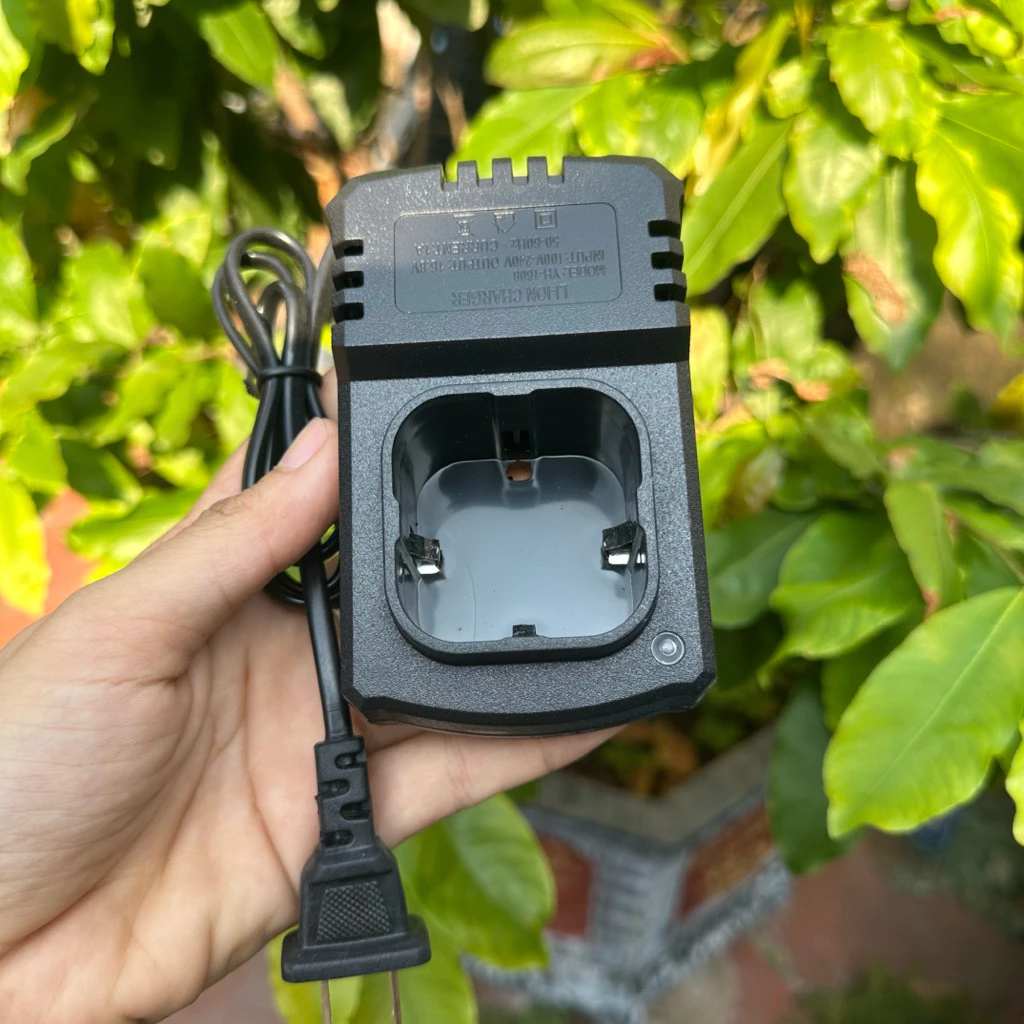 Đế sạc pin 4 cell 16.8V Drama cho máy khoan pin