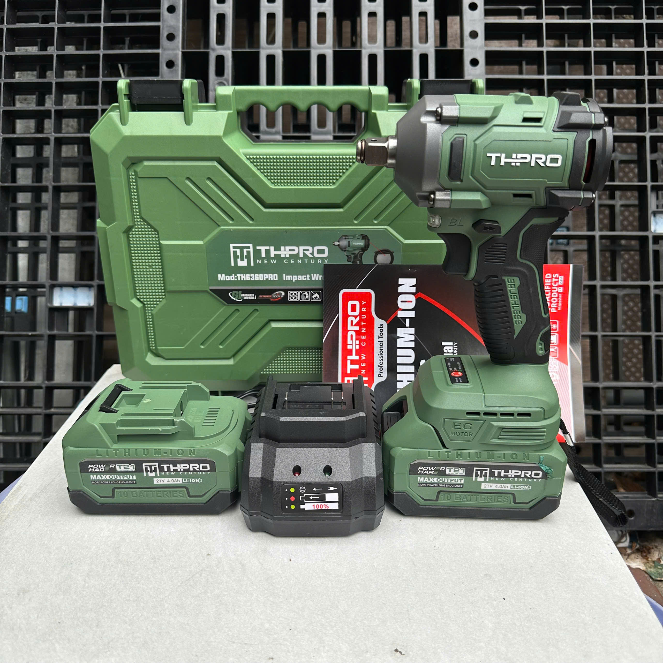 Máy Siết Bulong THPRO-TH636PRO,màu Xanh Lục Bảo,động cơ không chổi than ,lực đập 360N.m..Tặng đầu chuyển vít - máy 2pin+sạc