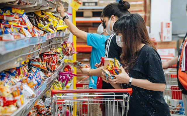 Cẩn thận với những chiêu giò giảm giá trong siêu thị