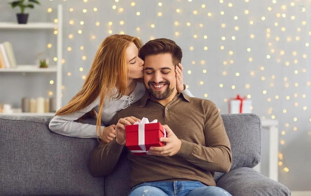 Gợi ý quà tặng chồng: Thực tế, lãng mạn hay yêu công nghệ?