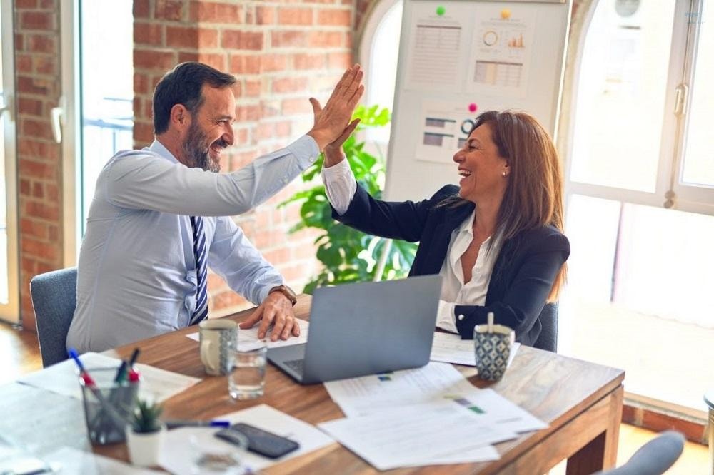 Nhân viên chăm sóc khách hàng là gì trong doanh nghiệp hiện đại
