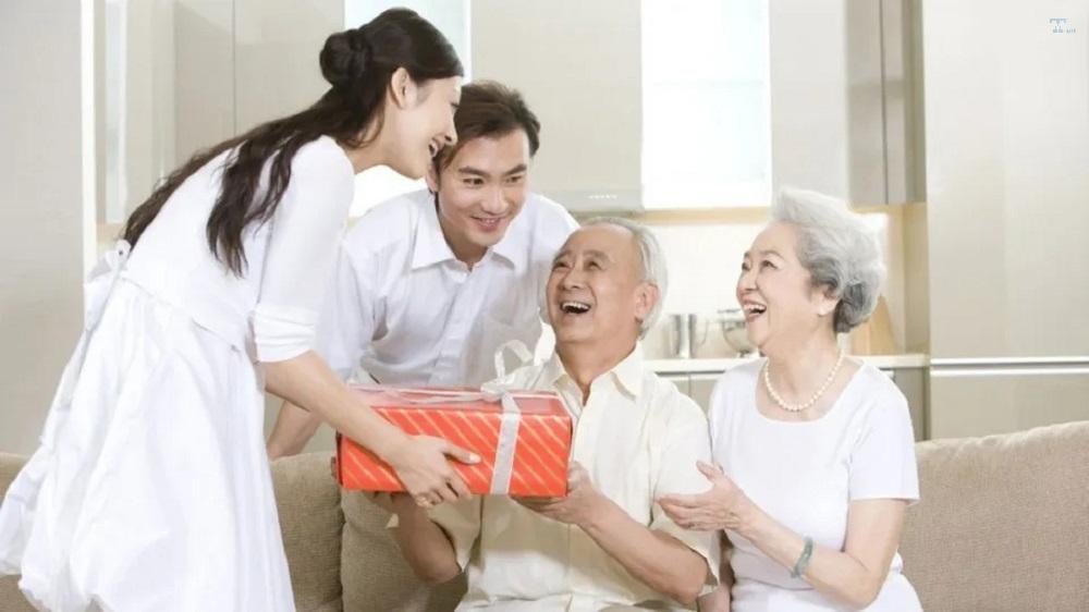 Top quà cho người già được ưa chuộng nhất hiện nay là gì?