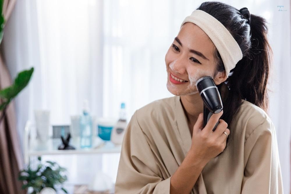 Dụng cụ làm đẹp: Cách chọn, sử dụng và chăm sóc đúng cách để bảo vệ