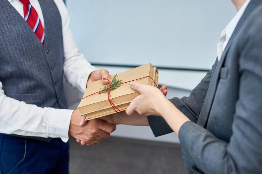 Những Ý Tưởng Quà Tặng Dân Văn Phòng Ý Nghĩa 2025
