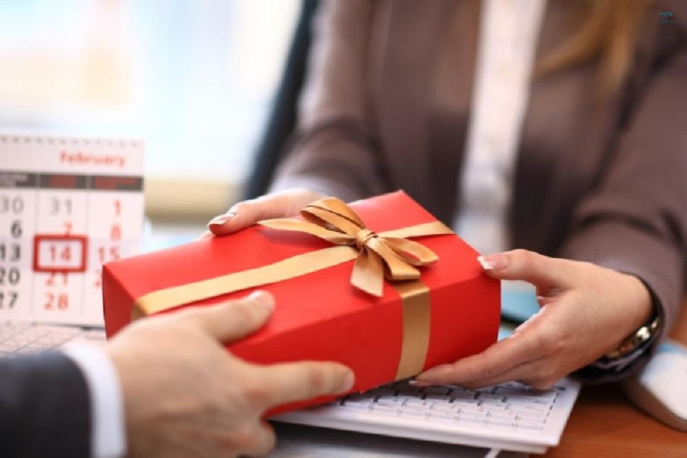 Bí Quyết Chọn Quà Tặng Cho Khách Hàng Ấn Tượng, Tạo Dấu Ấn Thương Hiệu