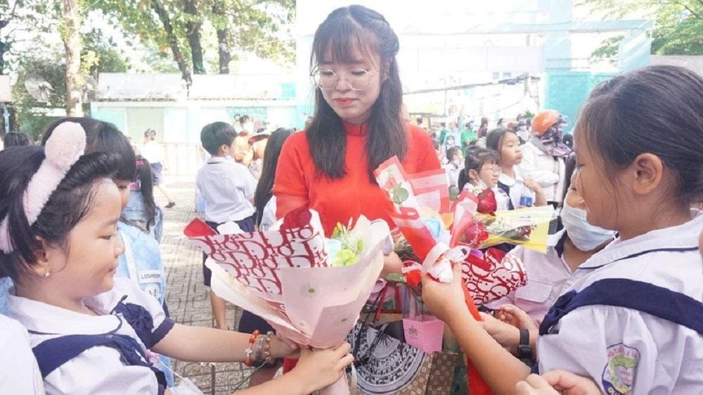 Những món quà ý nghĩa cho cô giáo ngày 8/3 thể hiện lòng biết ơn