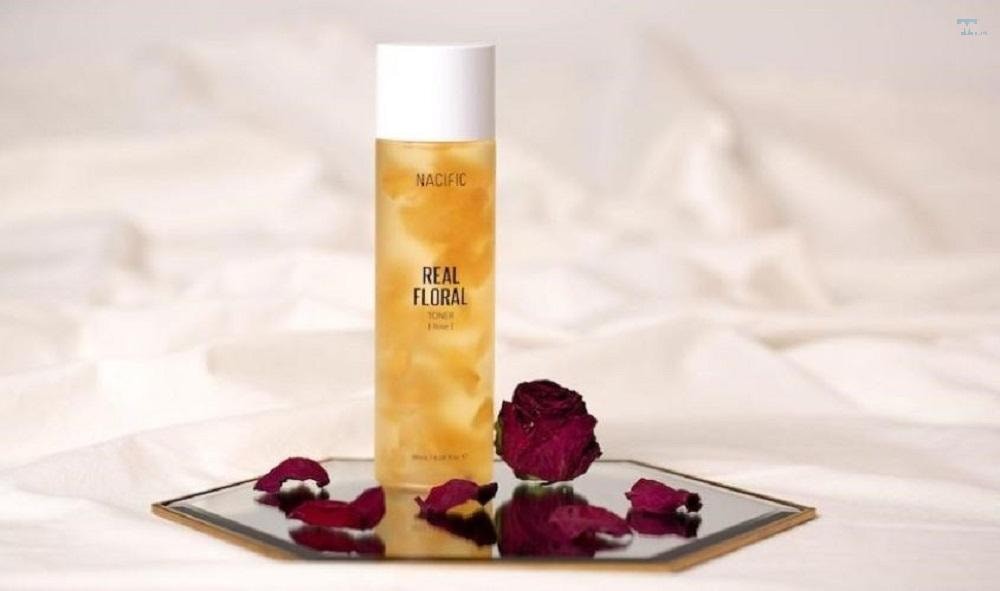 Nước hoa hồng có tác dụng tẩy trang không? Những điều bạn cần biết