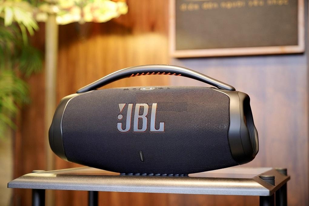 JBL Boombox 3 - Âm thanh mạnh mẽ và thiết kế độc đáo